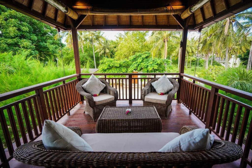 Villa Luna Sunset Beach Gili Trawangan Exterior photo