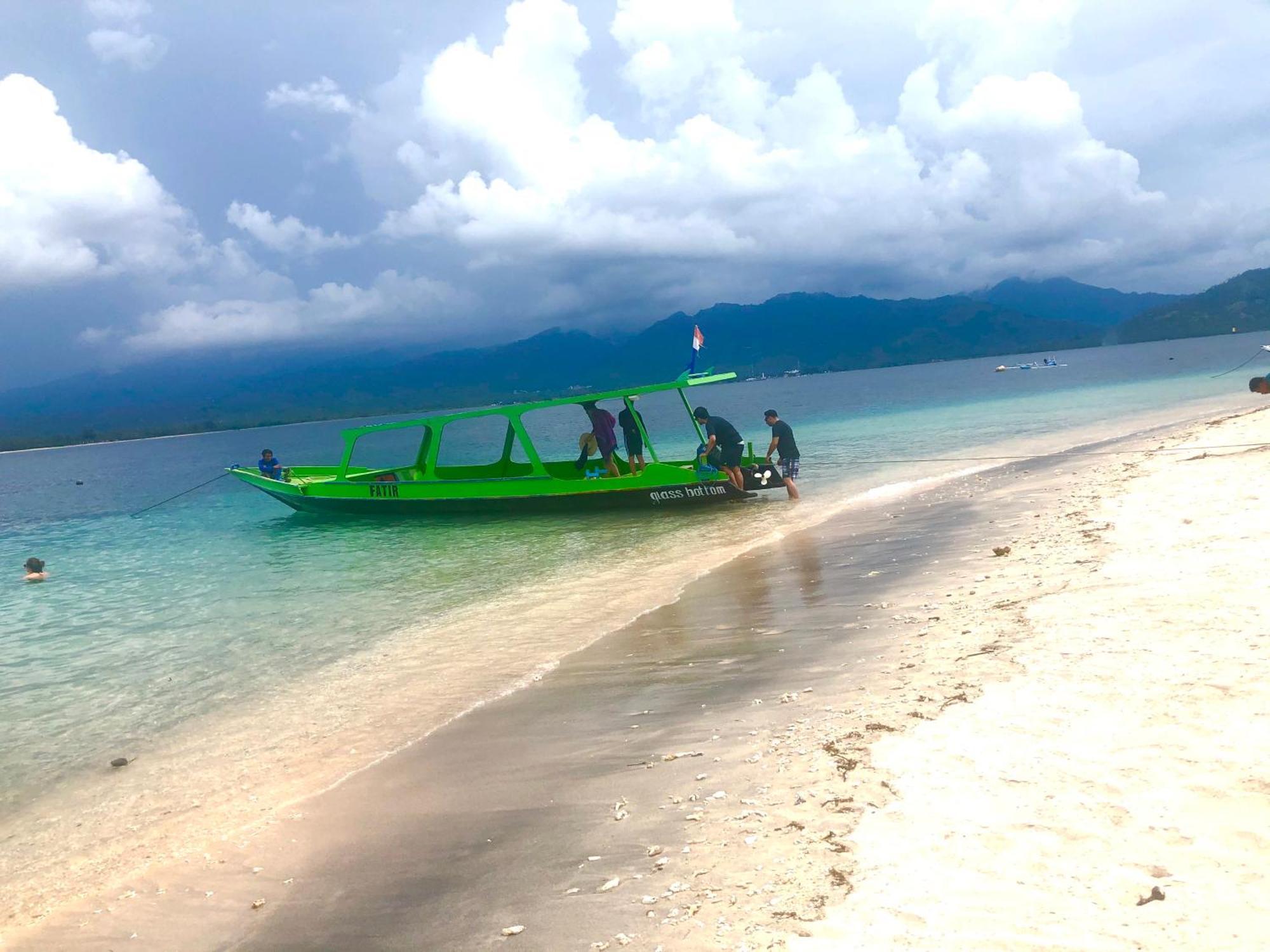 Villa Luna Sunset Beach Gili Trawangan Exterior photo