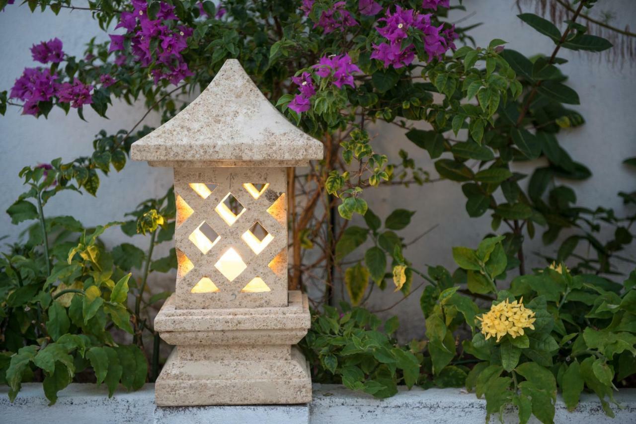Villa Luna Sunset Beach Gili Trawangan Exterior photo